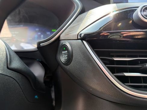 Used 2020 Ford Escape Titanium AWD/4WD image 42
