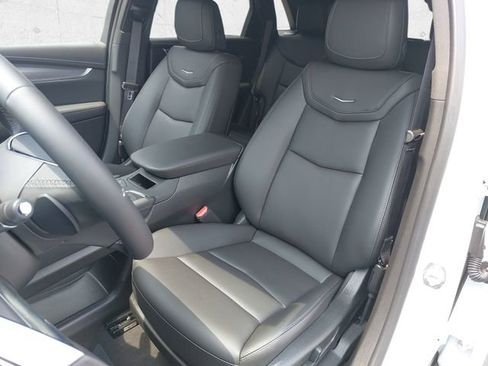 Used 2025 Cadillac XT5 Luxury w/ LPO, Floor Liner Package AWD/4WD image 15
