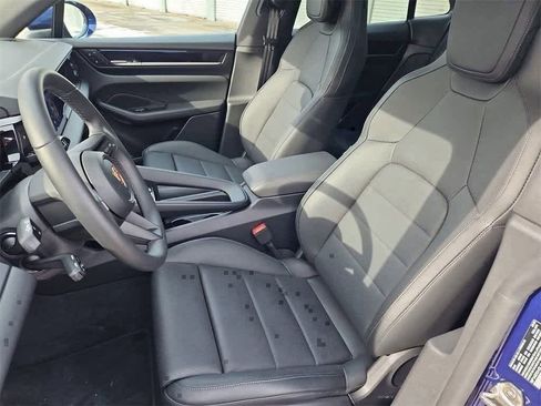 Used 2025 Porsche Macan 4S Electric image 5