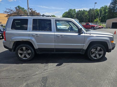 Used 2015 Jeep Patriot High Altitude AWD/4WD image 6