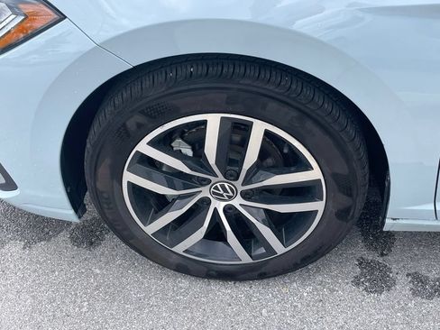 Used 2025 Volkswagen Jetta SE FWD image 29