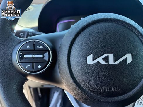 Certified 2025 Kia Soul LX w/ LX Technology Package FWD image 26