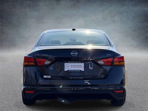 Used 2024 Nissan Altima 2.5 SV image 3