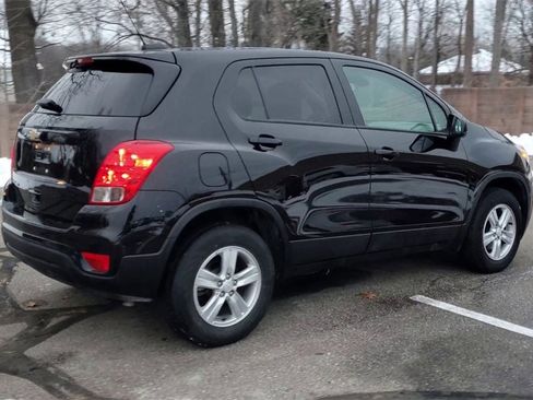 Used 2022 Chevrolet Trax LS w/ Tint and Cruise Package image 8