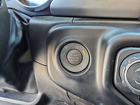 Used 2022 Jeep Wrangler Unlimited Sport image 26