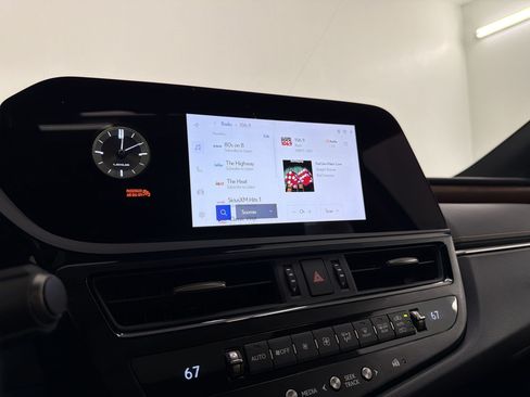Certified 2025 Lexus ES 350 w/ Premium Package FWD image 23