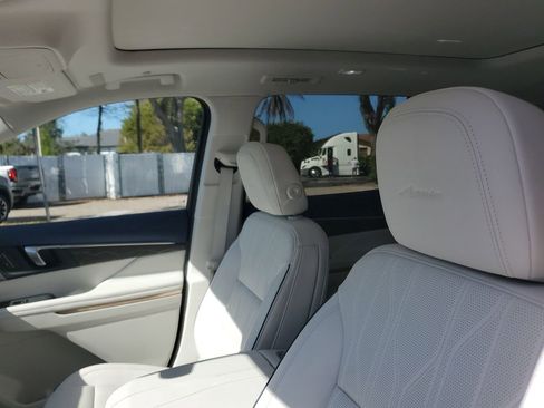 Used 2025 Buick Enclave Avenir w/ Super Cruise Package image 21