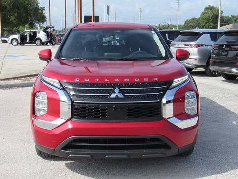 Used 2023 Mitsubishi Outlander ES FWD image 8