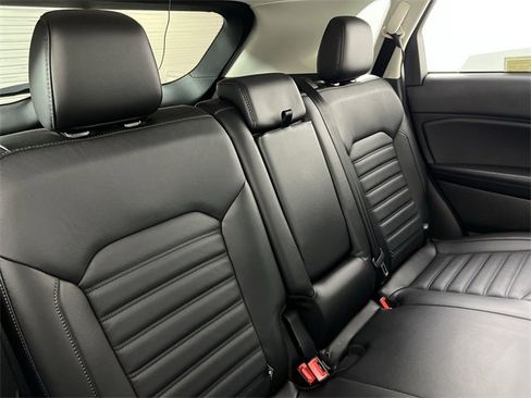 Used 2016 Ford Edge SEL w/ Equipment Group 201A image 22