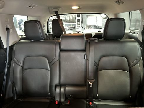 Certified 2024 Nissan Pathfinder SL image 29