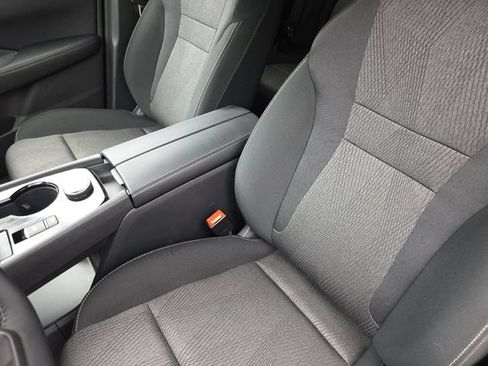 Used 2026 Nissan Rogue SV AWD/4WD image 15