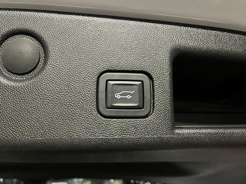 Used 2024 Chevrolet Equinox LT AWD/4WD image 9