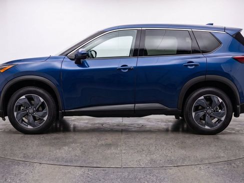 Used 2025 Nissan Rogue SV FWD image 4