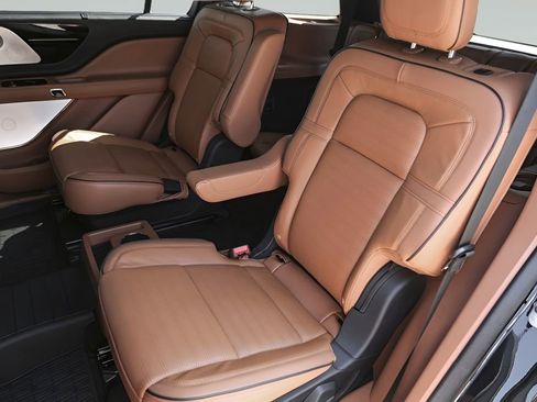 Used 2025 Lincoln Aviator Black Label image 28