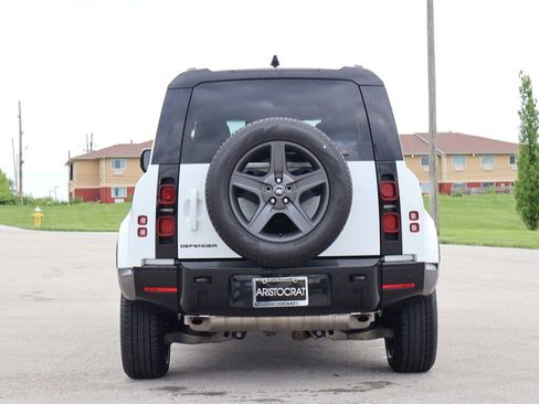 Used 2024 Land Rover Defender 110 X-Dynamic SE AWD/4WD image 6
