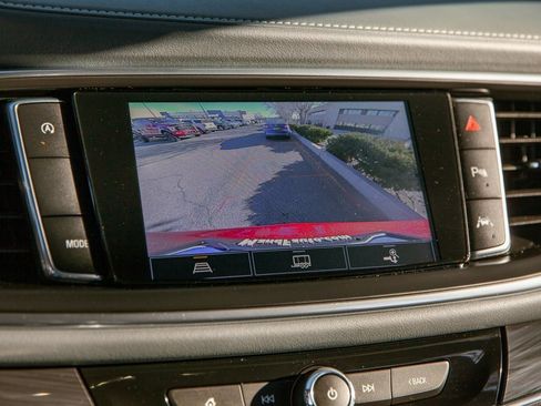 Used 2022 Buick Enclave Essence w/ Sport Touring Edition image 15