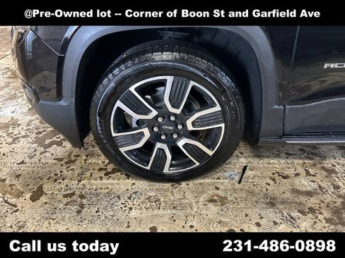 Used 2019 GMC Acadia SLT w/ Black Edition AWD/4WD image 11