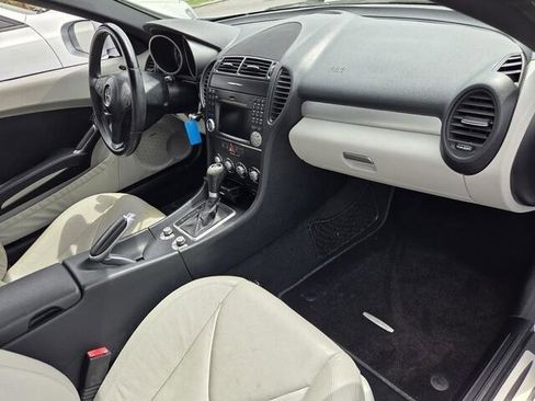 Used 2009 Mercedes-Benz SLK 300 image 11