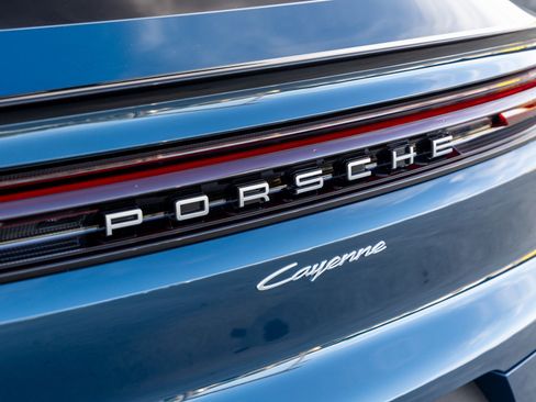 New 2026 Porsche Cayenne Coupe image 19