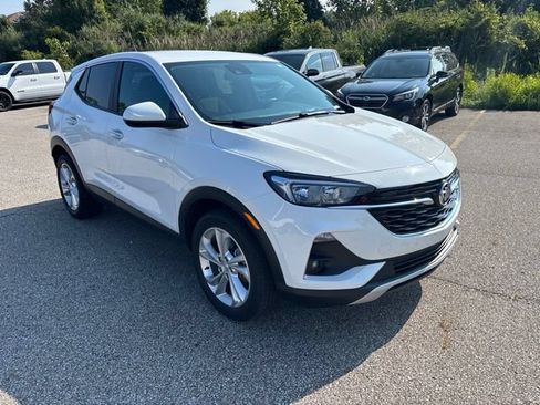 Used 2023 Buick Encore GX Preferred w/ Cold Weather Comfort Package FWD image 2