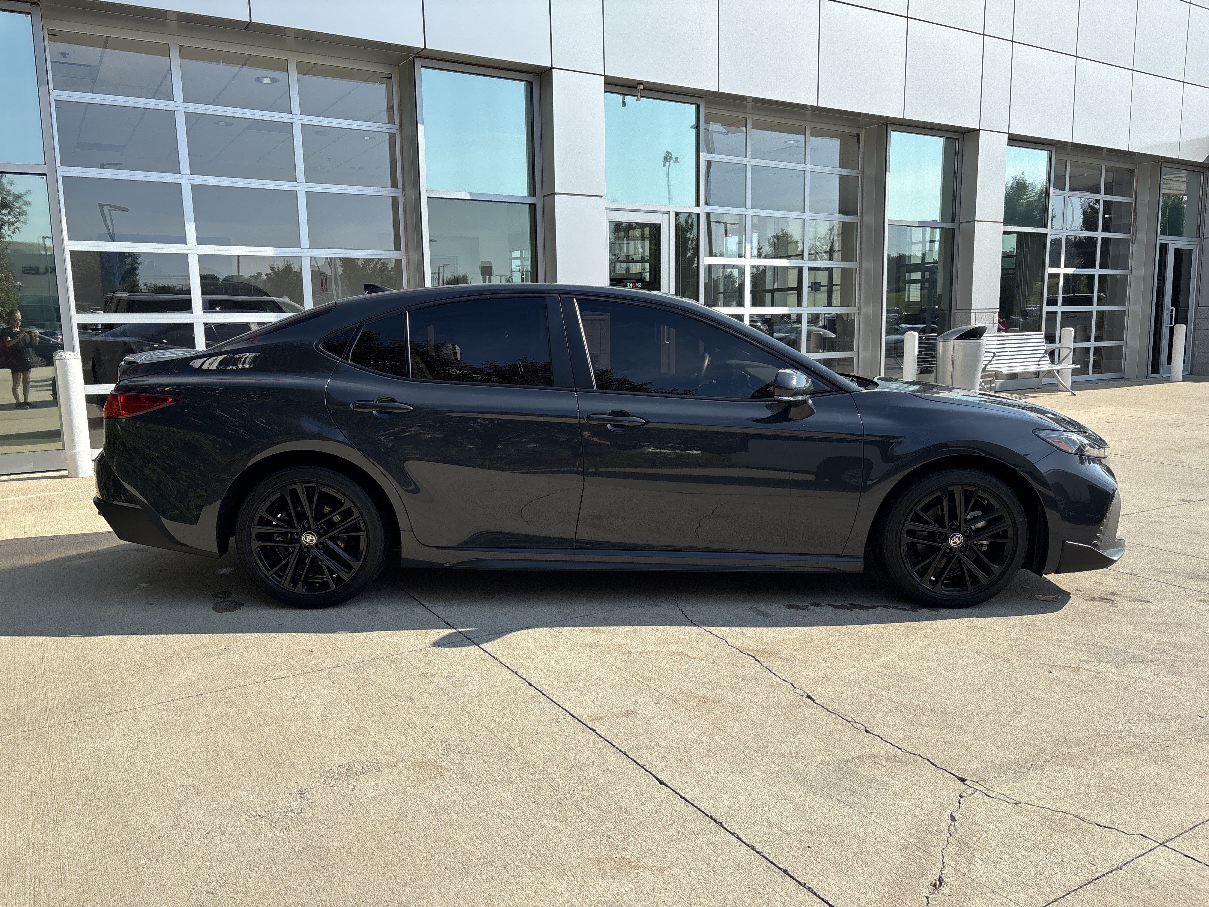 Used 2025 Toyota Camry SE FWD image 10