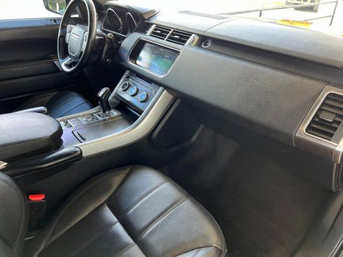 Used 2017 Land Rover Range Rover Sport SE image 15
