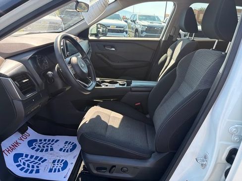Used 2021 Nissan Rogue SV AWD/4WD image 9