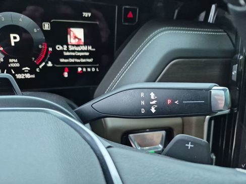 Certified 2025 GMC Yukon Denali Ultimate AWD/4WD image 28