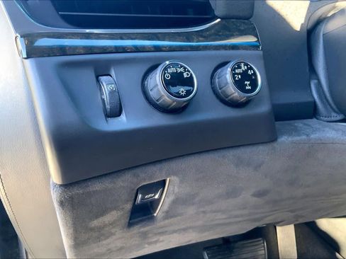 Used 2016 Cadillac Escalade Platinum AWD/4WD image 33