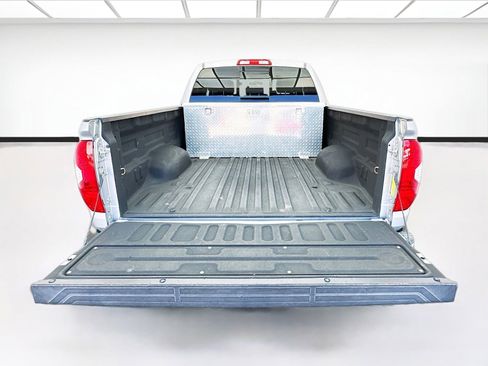 Used 2017 Toyota Tundra SR5 RWD image 16