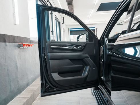 Used 2022 GMC Yukon XL Denali AWD/4WD image 9