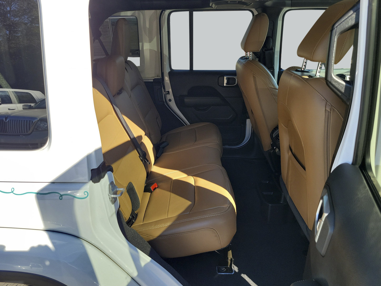 Used 2020 Jeep Wrangler Unlimited Sahara AWD/4WD image 34