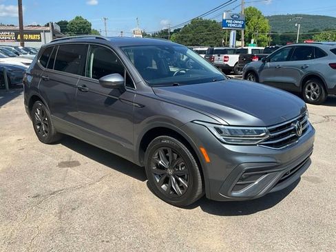 Used 2024 Volkswagen Tiguan SE FWD image 4
