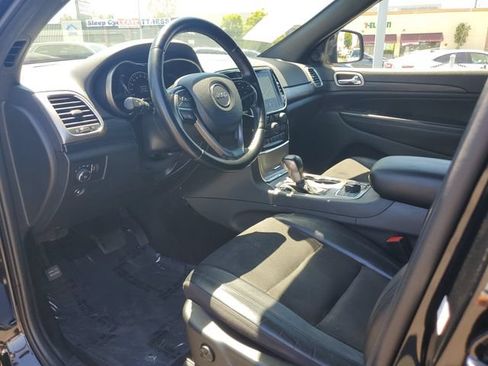 Used 2022 Jeep Grand Cherokee Laredo X AWD/4WD image 18