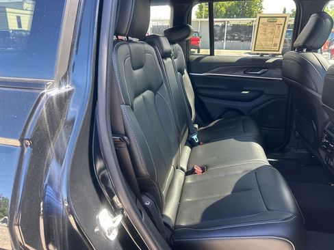 Certified 2024 Jeep Grand Cherokee Limited image 28