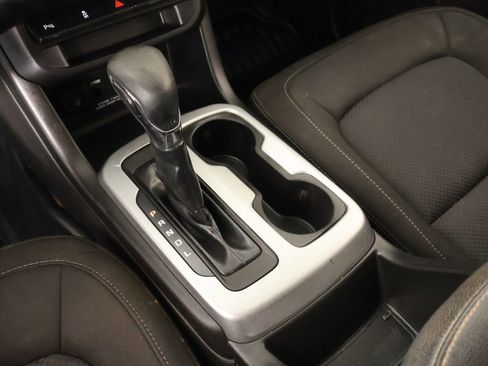 Used 2022 Chevrolet Colorado LT w/ Fleet Safety Package RWD image 7