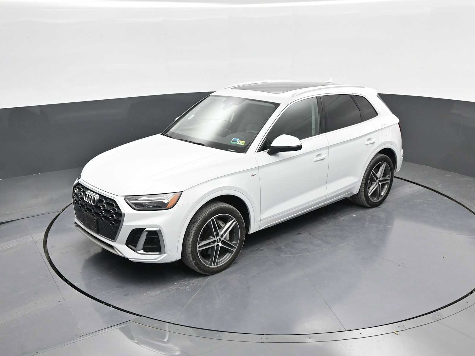 Used 2021 Audi Q5 e Premium Plus AWD/4WD image 27