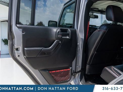Used 2018 Jeep Wrangler Unlimited Rubicon AWD/4WD image 14