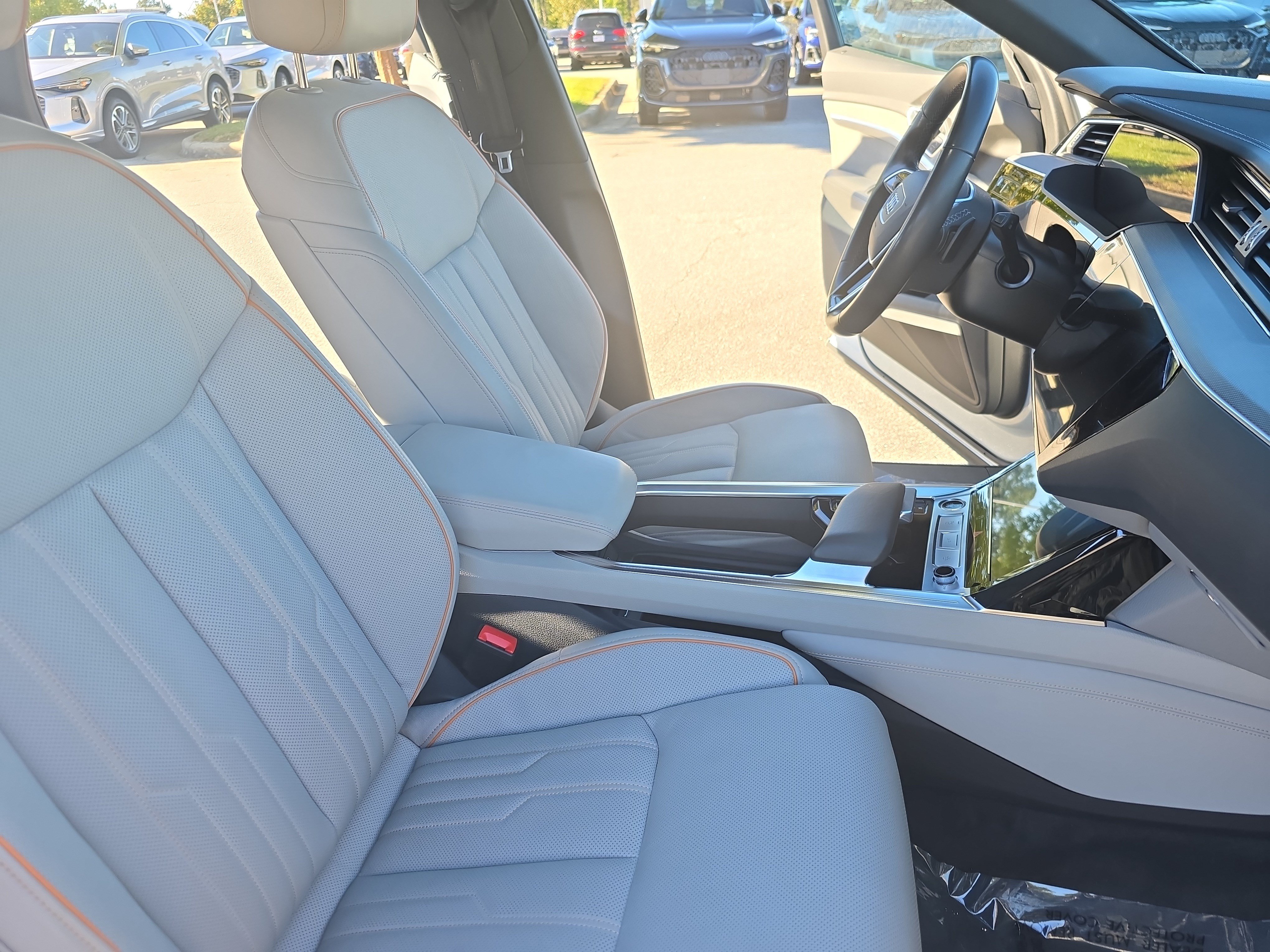 Used 2024 Audi Q8 e-tron Prestige w/ Prestige Package AWD/4WD image 10