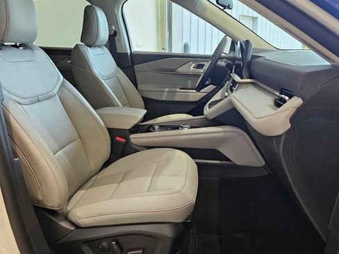 New 2025 Ford Explorer Active w/ Active Comfort Package image 24