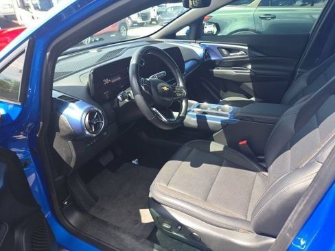 Used 2025 Chevrolet Equinox EV LT w/ Convenience Package FWD image 17