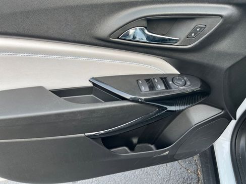 Used 2025 Chevrolet Trax LT w/ LT Convenience Package image 20