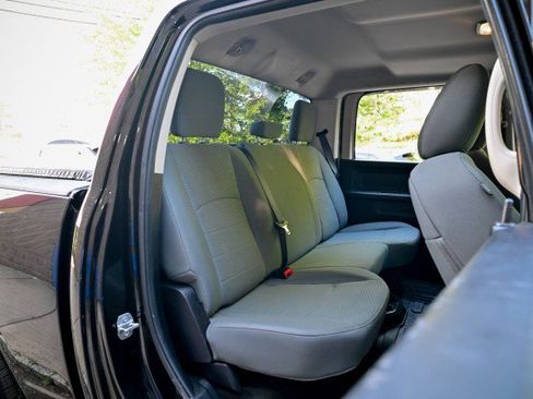 Used 2016 RAM 1500 Express AWD/4WD image 23