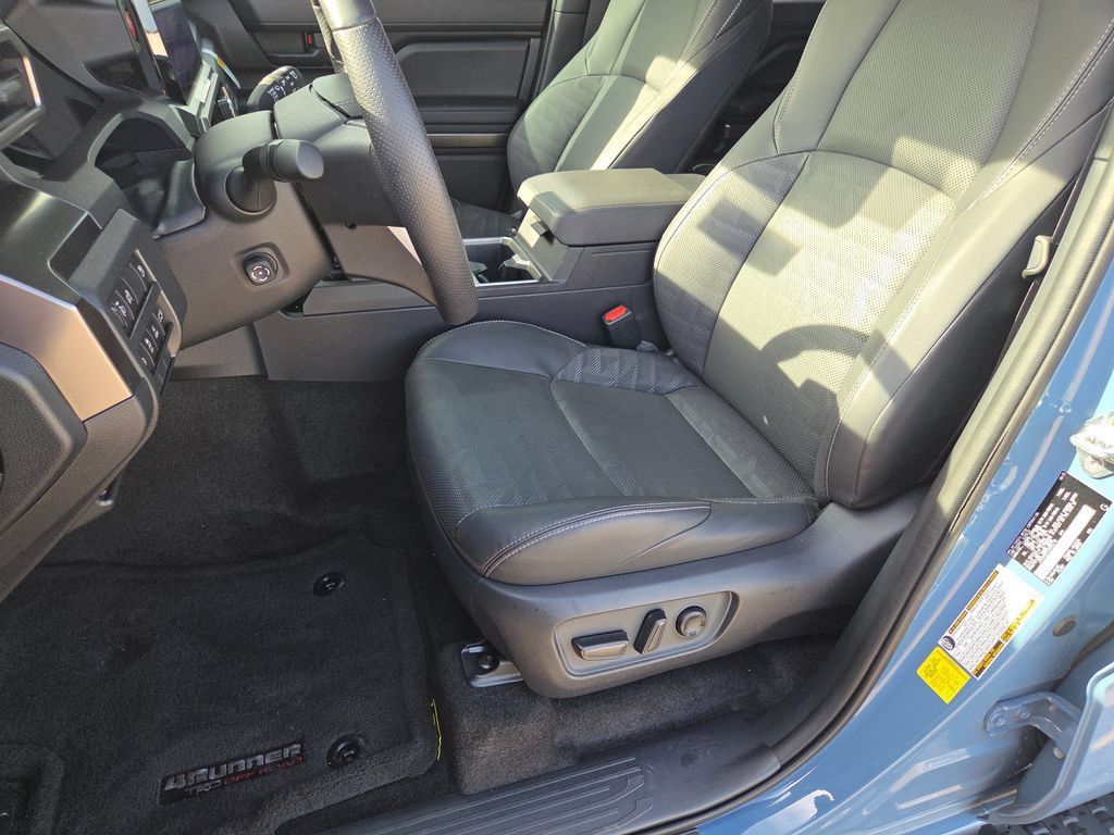 Used 2025 Toyota 4Runner TRD Off-Road Premium w/ Tow Technology Package AWD/4WD image 6