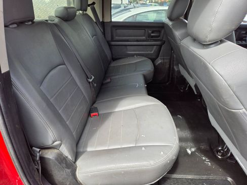 Used 2019 RAM 1500 Tradesman w/ Chrome Appearance Group RWD image 9
