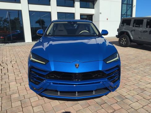 Used 2020 Lamborghini Urus image 2