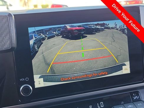 Used 2025 Toyota Camry SE FWD image 11