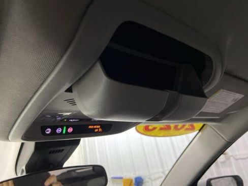 Used 2023 Chevrolet Equinox LT FWD image 33