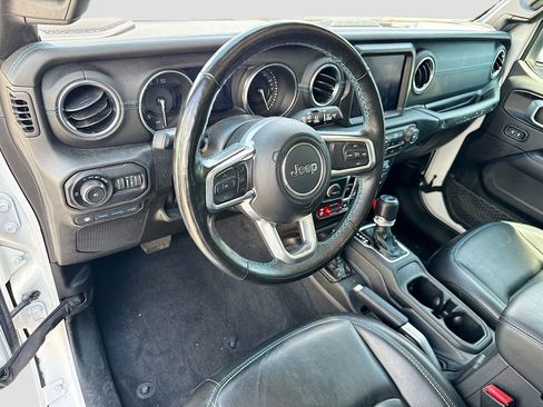 Used 2022 Jeep Wrangler Unlimited Rubicon 4xe w/ Cold Weather Group AWD/4WD image 10