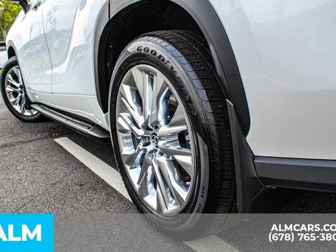 Used 2023 Toyota Highlander Limited image 15